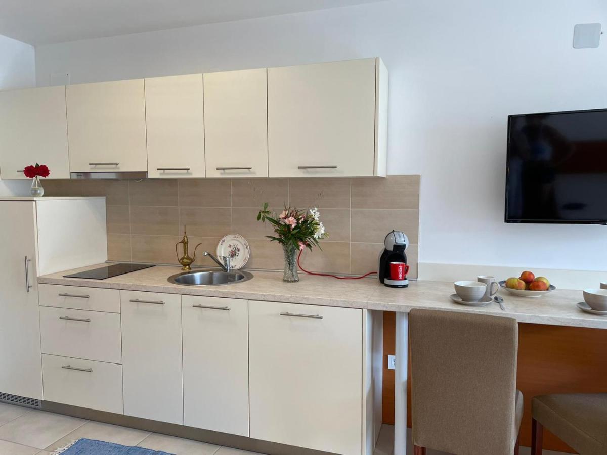 Novalja Apartments By Nena Exterior photo